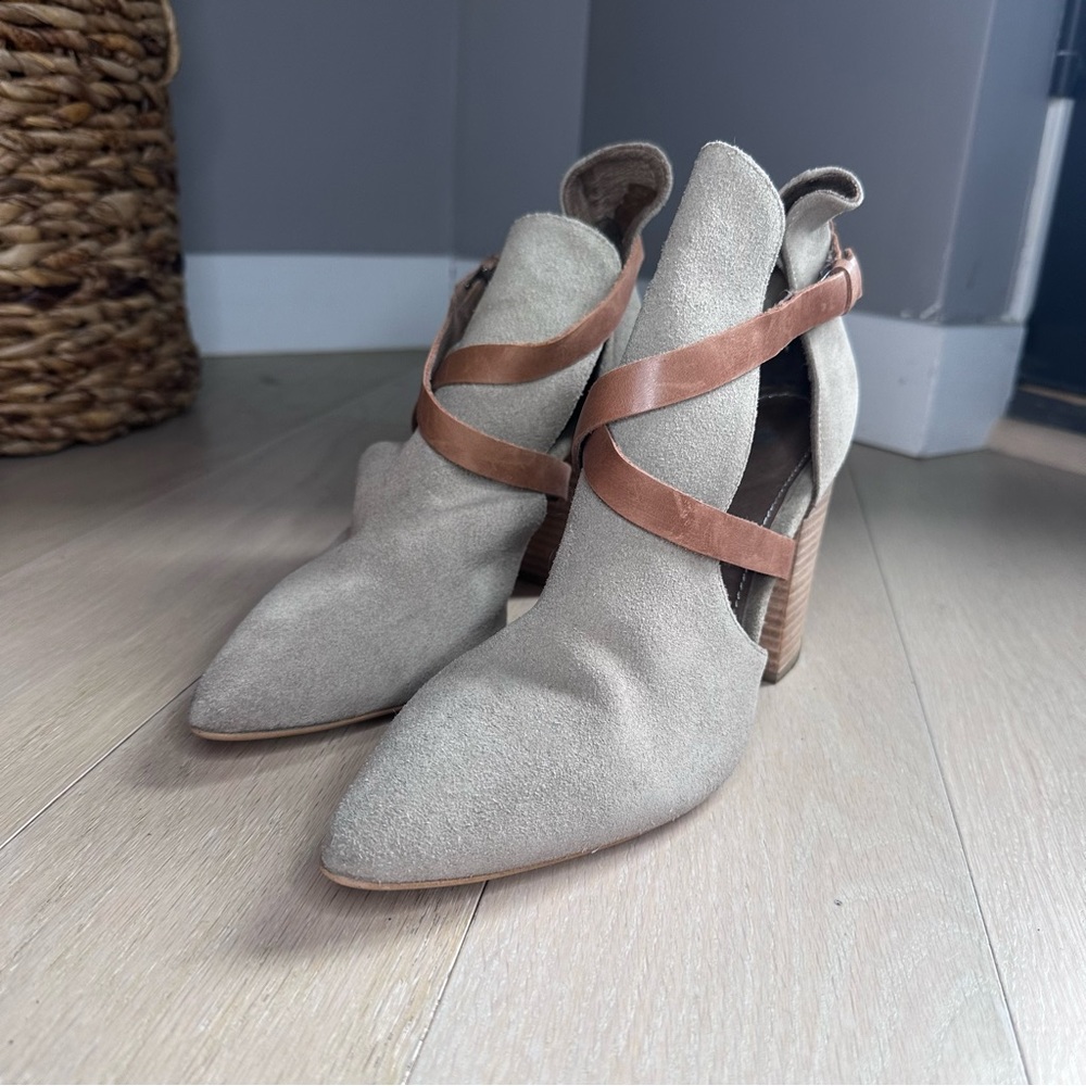 Hudson London Geneva Suede Open Side Heels